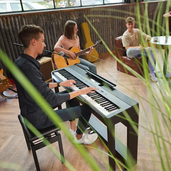 Music City – Tổng Kho Piano, Guitar, Organ | Dịch Vụ Giáo Dục Âm Nhạc