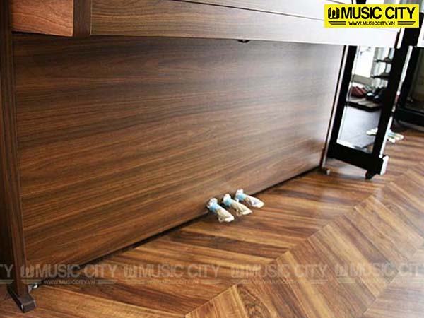 Đàn Piano Yamaha MC108C - Ảnh 10