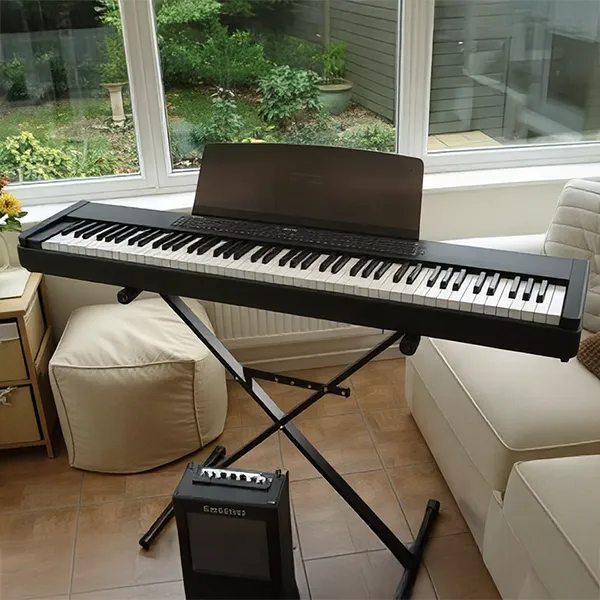 dan-piano-yamaha-p80-musiccity