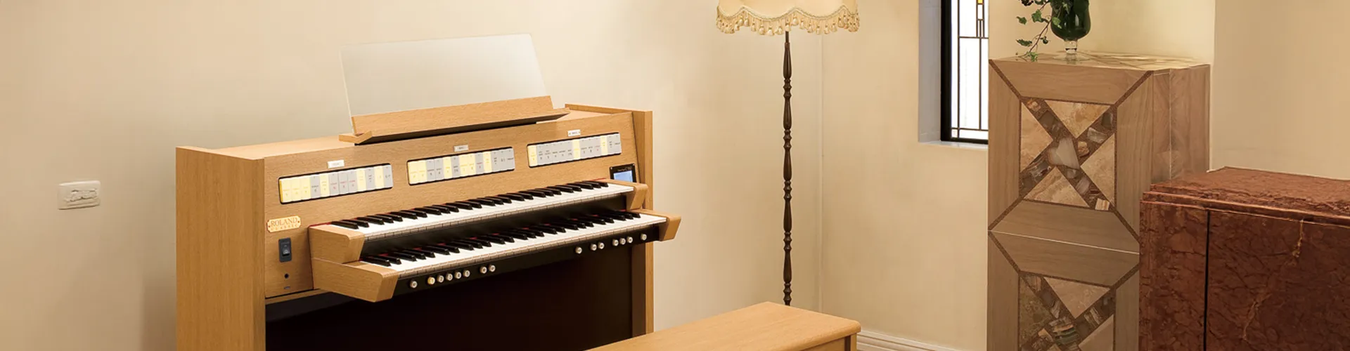Organ Nhà Thờ Roland