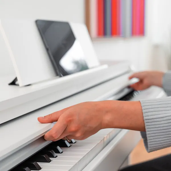 dan-piano-kawai-cx102-musiccity